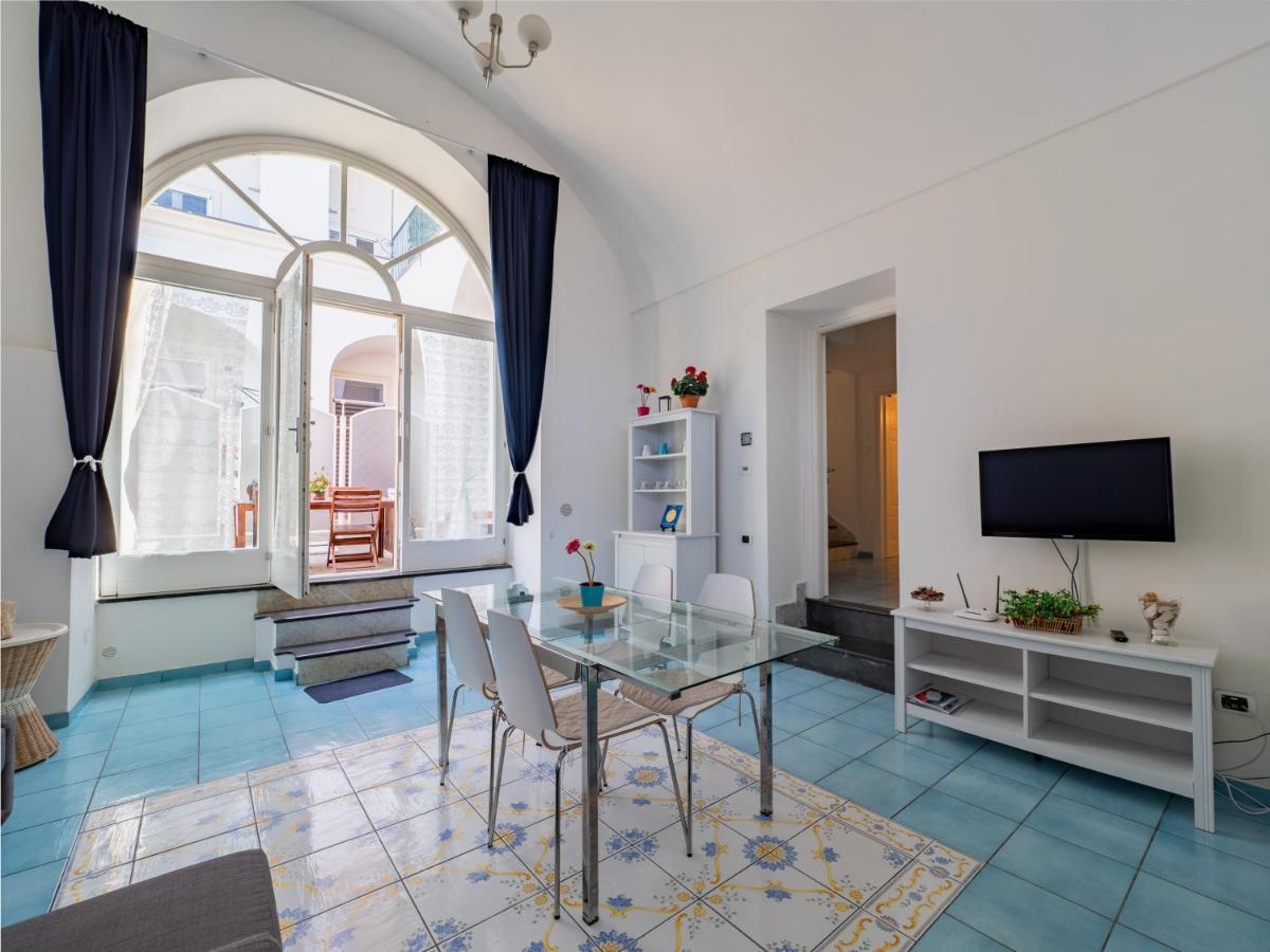 Antica Residenza La Vela Apartment Мета Екстериор снимка